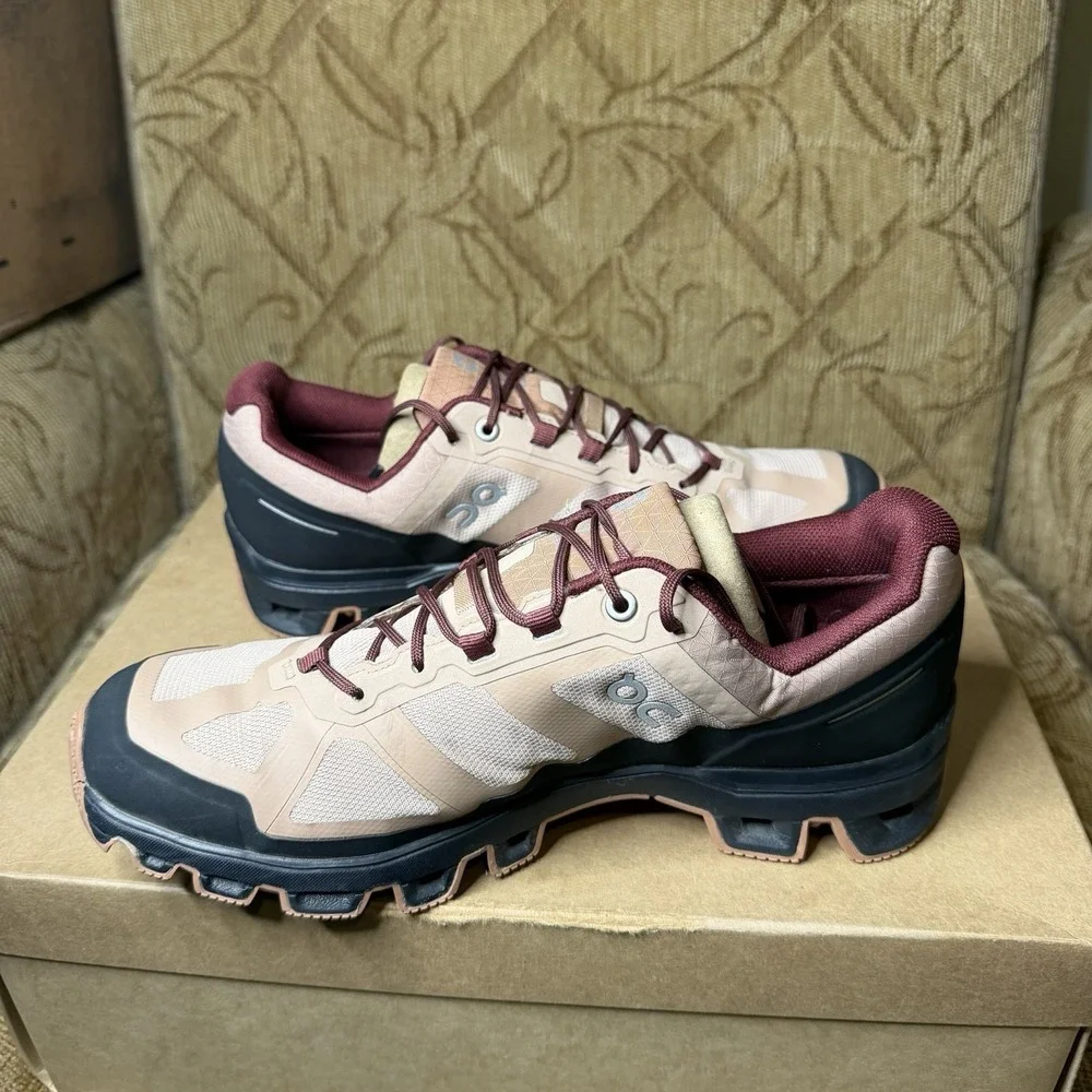 ON Women's Cloudventure Waterproof Running Shoes, Size 9.5 Medium US